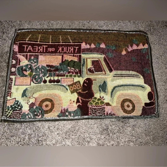 🆕 6 “Truck or Treat” Placemat Set - Picture 4 of 4